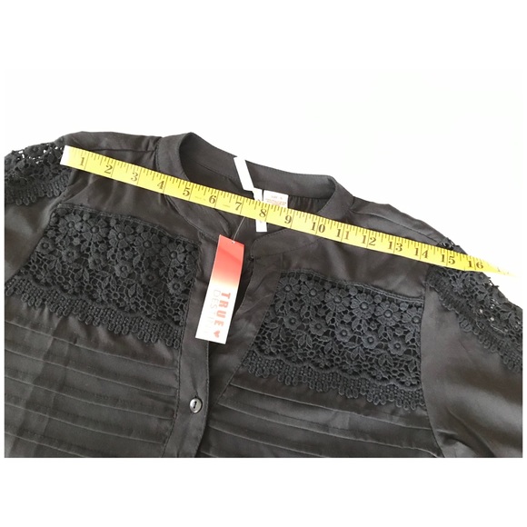 Lace tunic top HP 1/11/19 - Picture 5 of 6